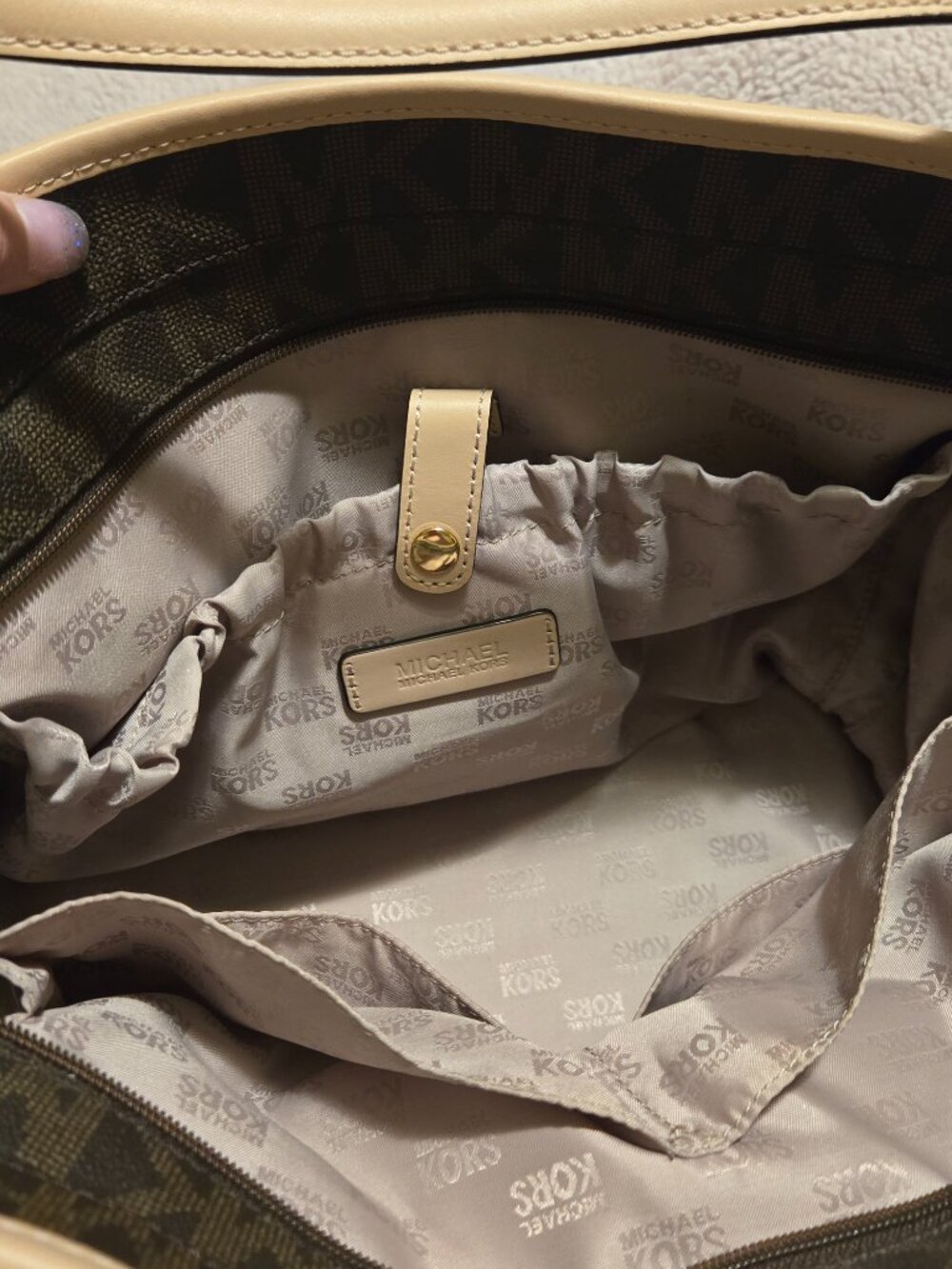 Michael Kors Authentic Tote/Diaper Bag - Picture 10 of 15